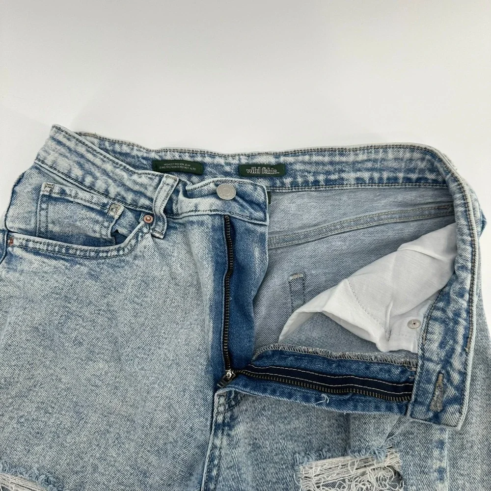 Wild Fable Mom Jeans Womens 8 Acid Blue Light Wash Denim Distressed Stretch
